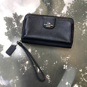 Phone wristlet